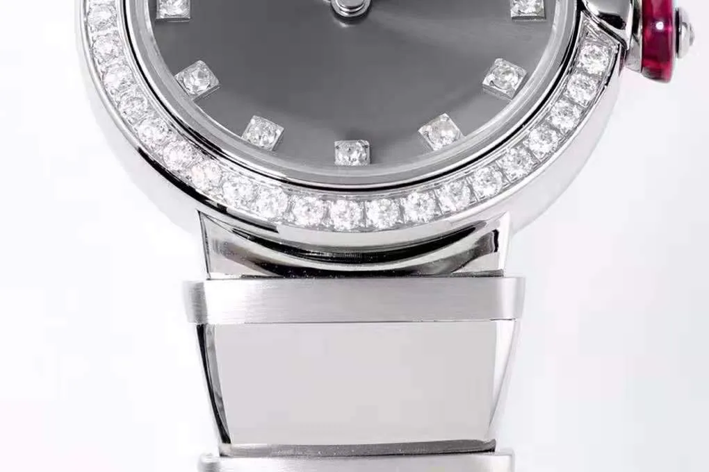 Lvcea-Grey-Dial-in-Steel-with-Diamond-Bezel-5