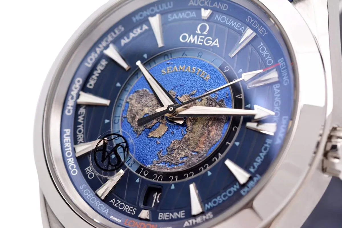 worldtimer-blue-rubber-5