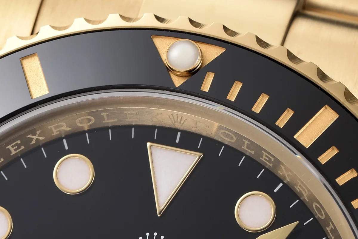 Submariner-41-126618LN-Black-Ceramic-in-Yellow-Gold-5