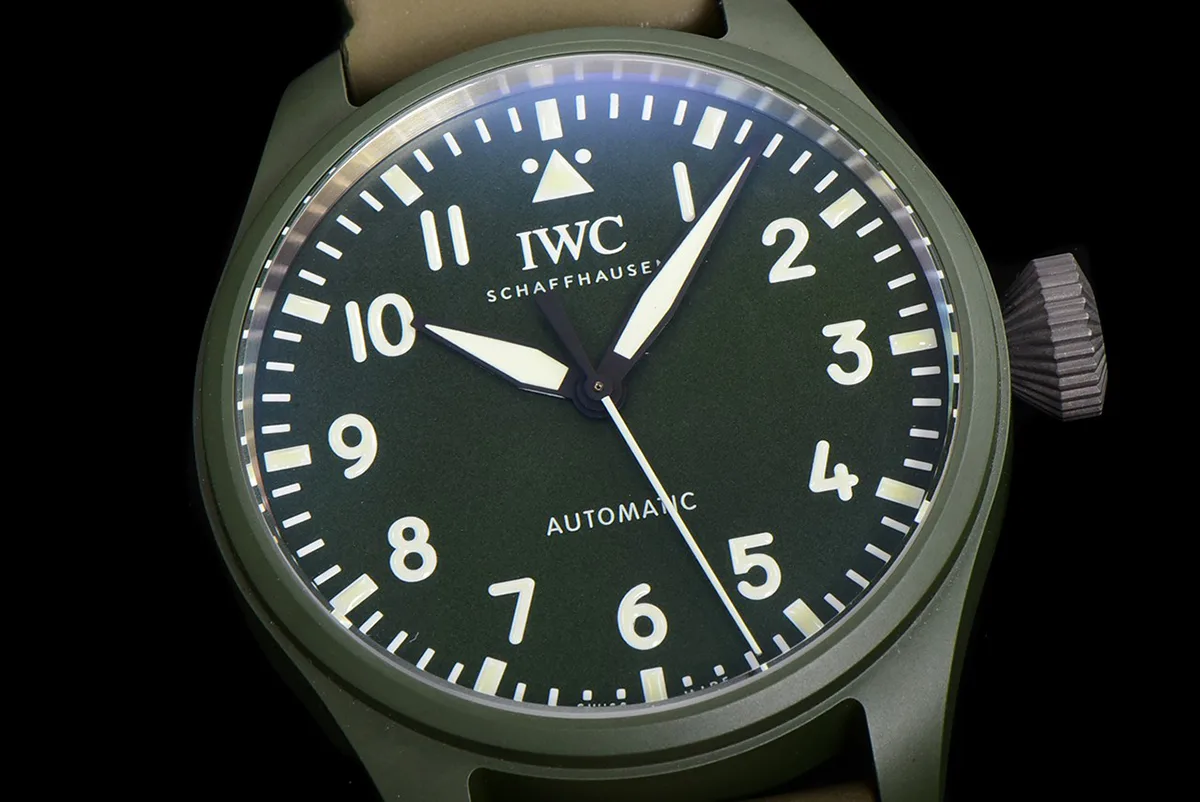Big-Pilots-Watch-43-IW329802-Top-Gun-Edition-Woodland-on-Camo-Strap-5