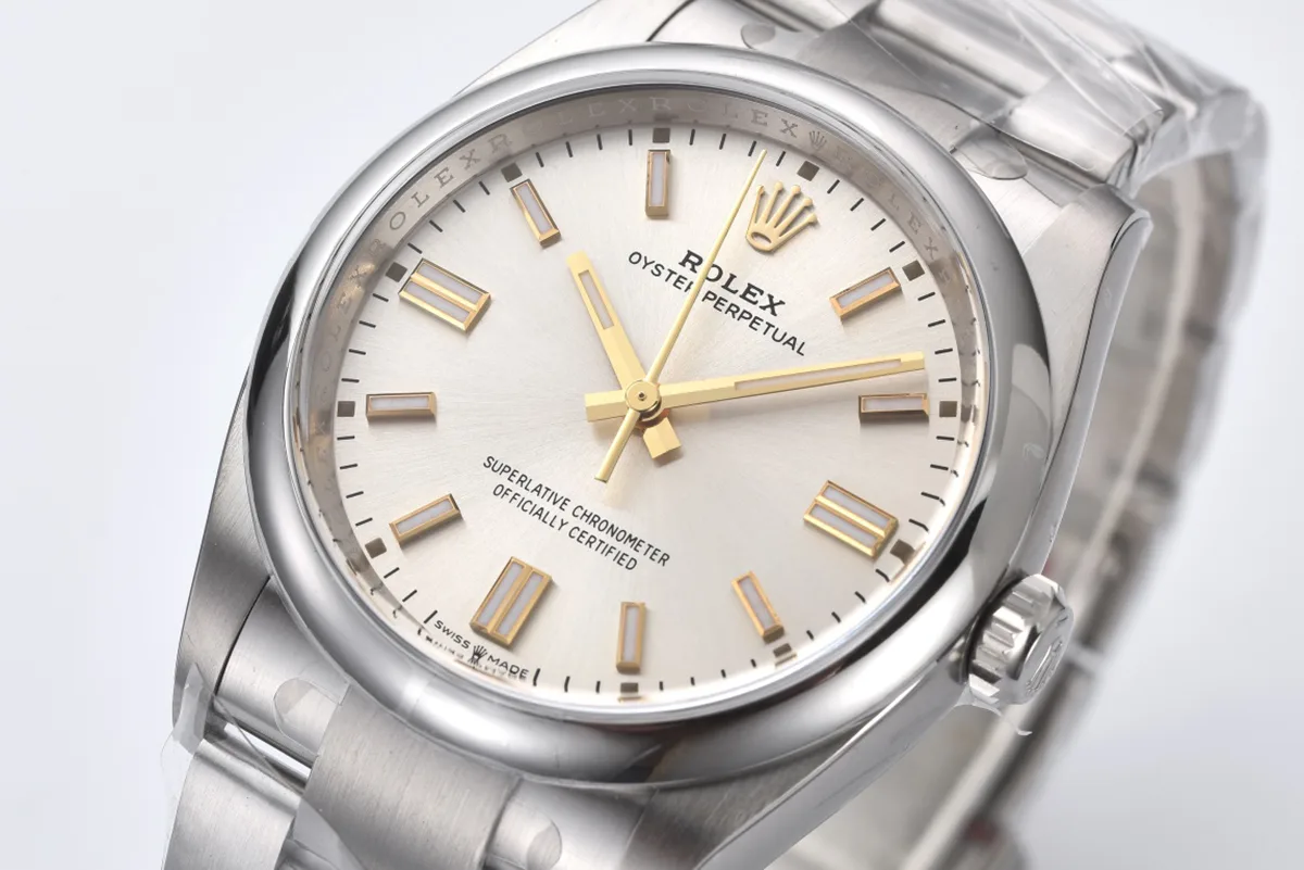 Oyster-Perpetual-36mm-Silver-Dial-126000-3