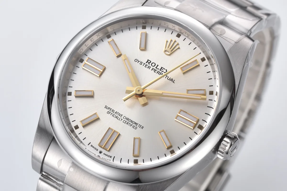 Oyster-Perpetual-41mm-Silver-Dial-124300-7