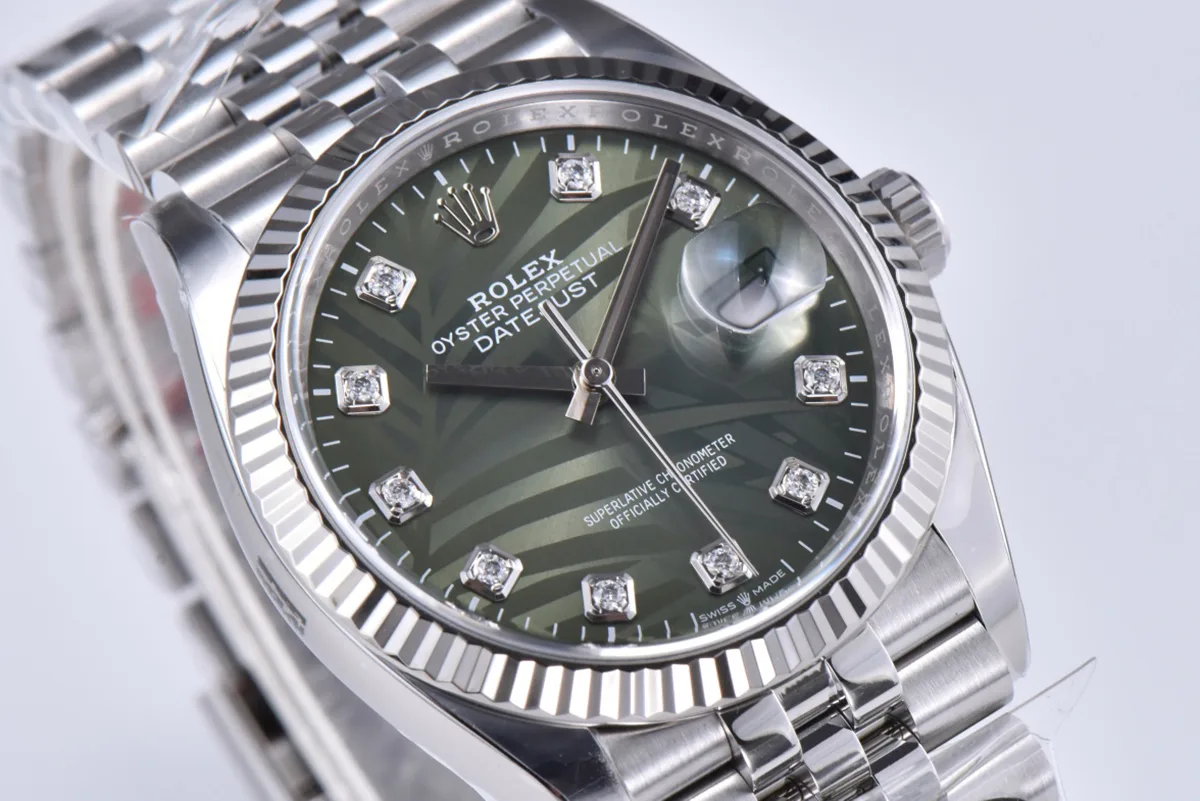 Datejust-36-126334-Olive-Green-Dial-with-Diamond-Marker-on-Jubilee-Bracelet-2