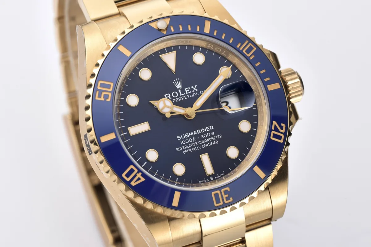 Submariner-41-126618LB-Blue-Ceramic-in-Yellow-Gold-2