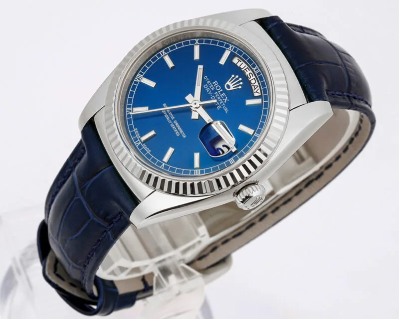 Day-Date-40-Blue-Dial-in-White-Gold-on-Leather-Strap-4-800×640-1.jpg