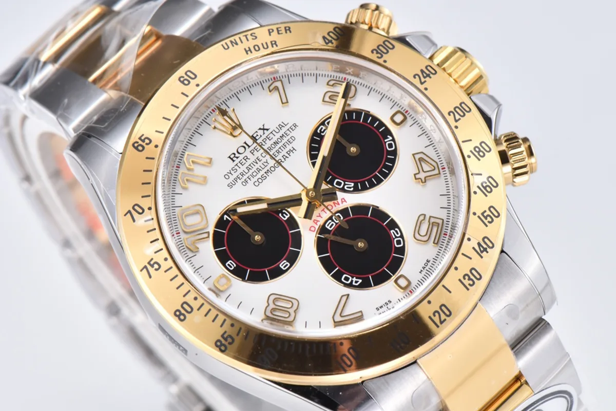 Daytona-116519-White-Dial-in-Yellow-Gold-2.jpg