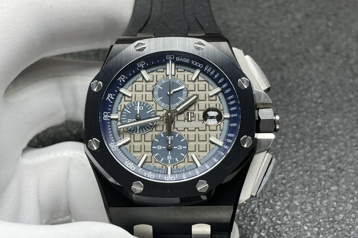 Royal-Oak-Offshore-Novelty-43mm-Grey-Dial-Ref.-26405CG-2