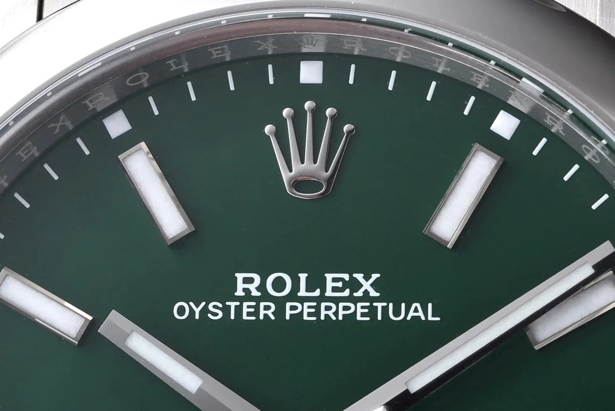 Oyster-Perpetual-41mm-Green-Dial-124300-2