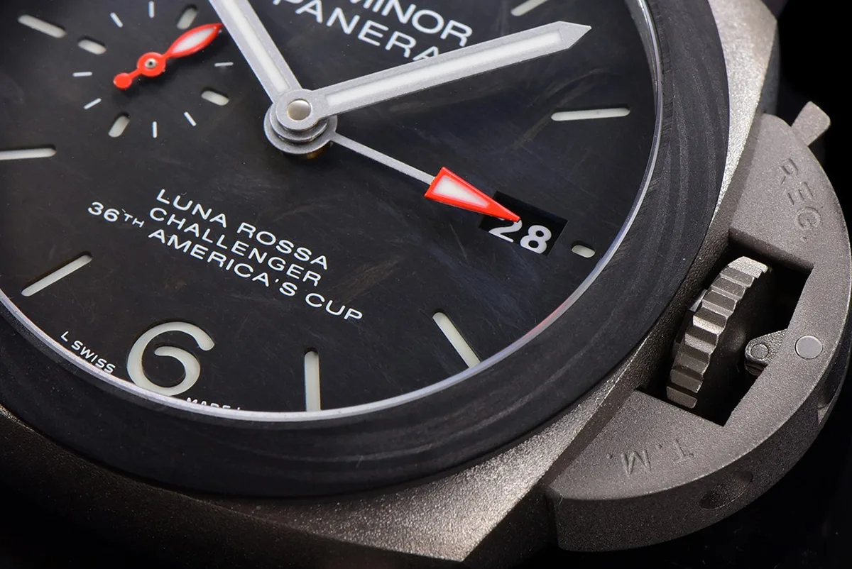 PAM1096-Luna-Rossa-GMT-42mm-12.jpg