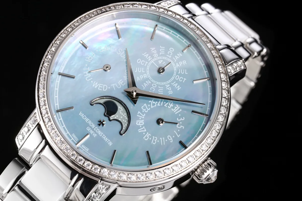 Traditionelle-Perpetual-Calendar-Ultra-Thin-4305T000G-B948-Blue-Dial-in-White-Gold-on-Bracelet-5.jpg