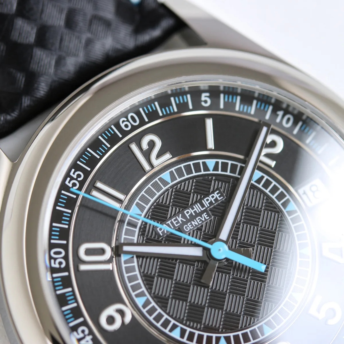 Calatrava-6007G-001-Sky-Blue-Black-Dial-in-Steel-4.jpg
