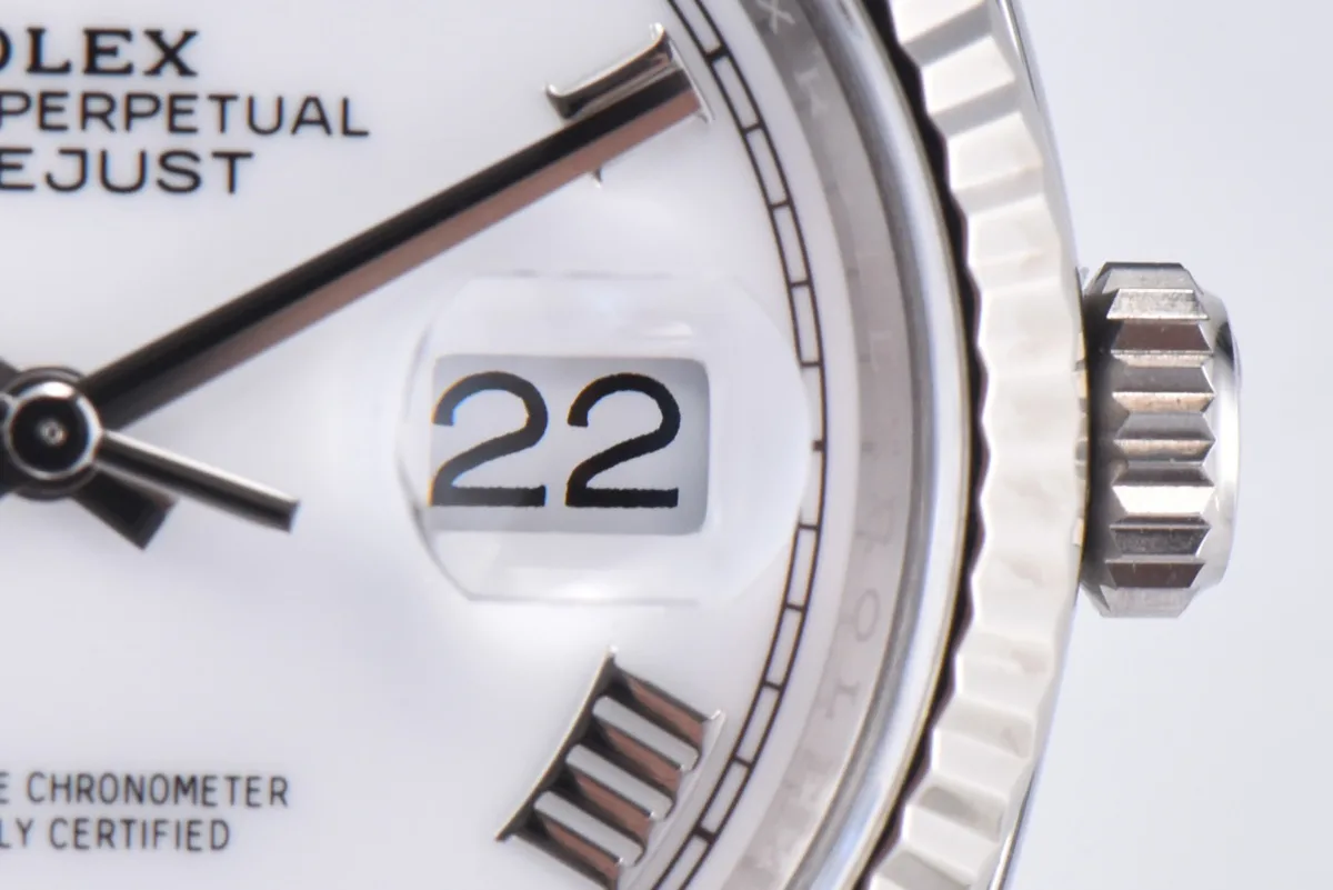 Datejust-36-126234-White-Dial-with-Roman-Marker-in-Steel-in-Jubilee-Bracelet-4