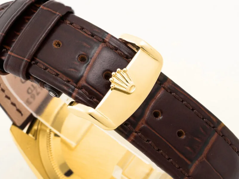 Day-Date-40-Black-Dial-in-Yellow-Gold-on-Leather-Strap-9-800×600-1.jpg