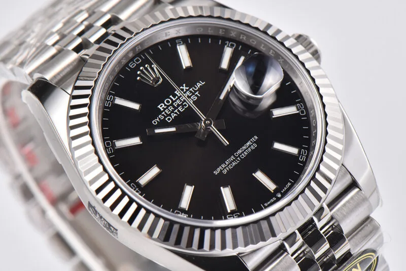 Datejust-41-126334-Bright-Black-Dial-Stick-Markers-on-Jubilee-Bracelet-6-800×534