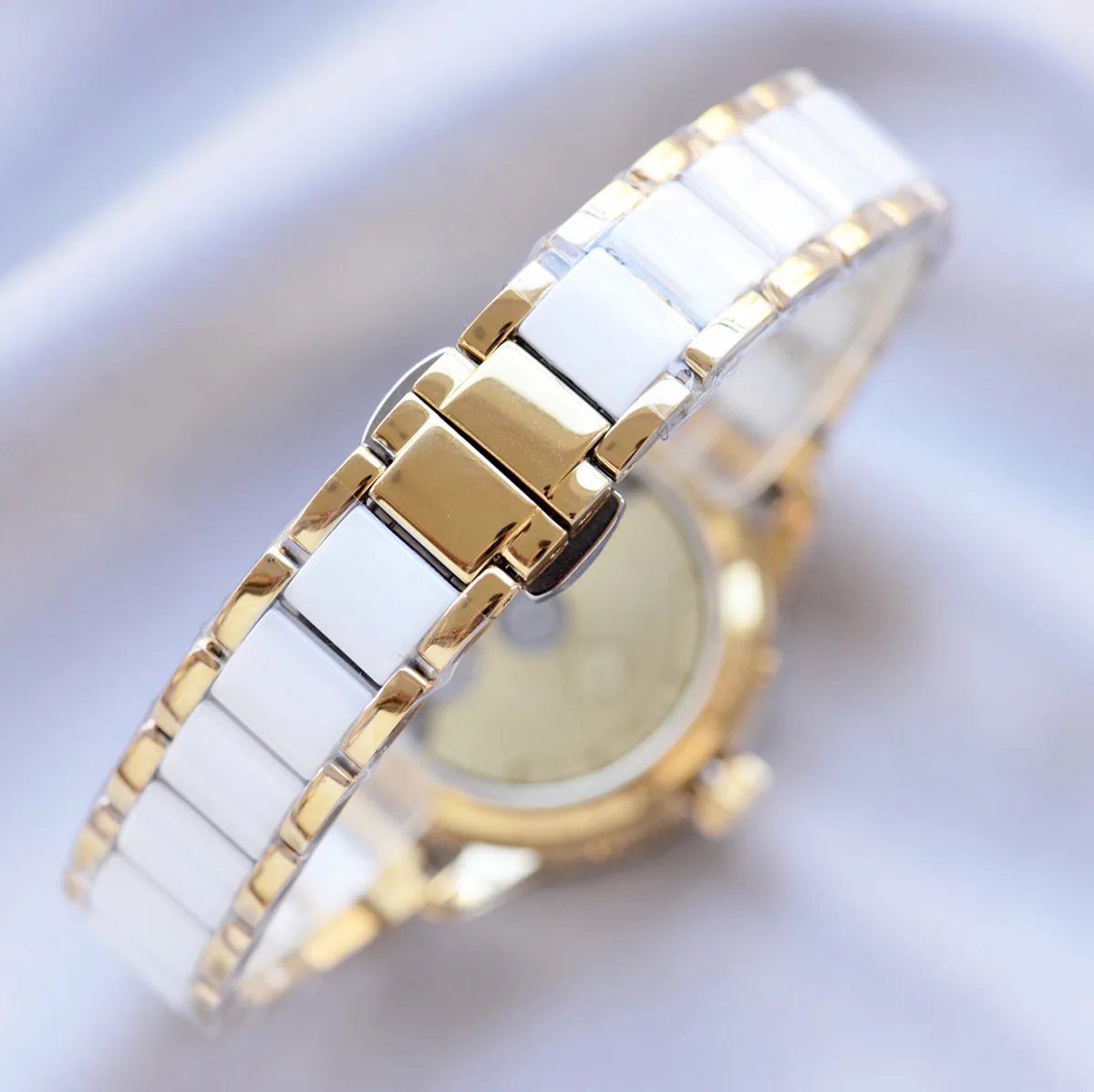 Grand-Complications-Ladies-First-Perpetual-Calendar-in-Yellow-Gold-5
