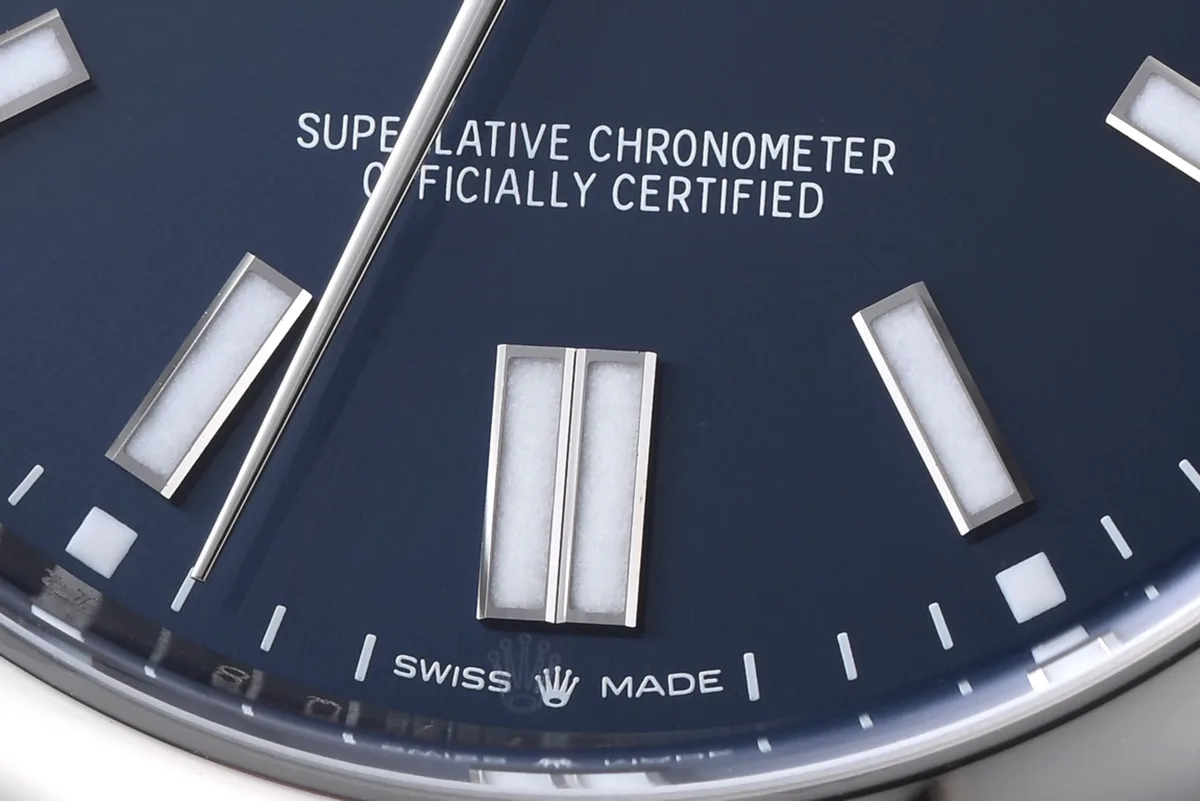 Oyster-Perpetual-41mm-Bright-Blue-Dial-124300-5
