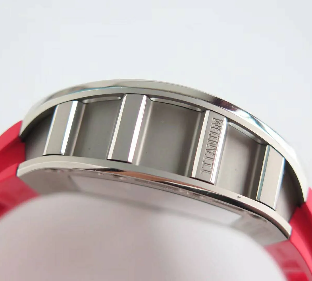 rm052-skull-titanium-red-6