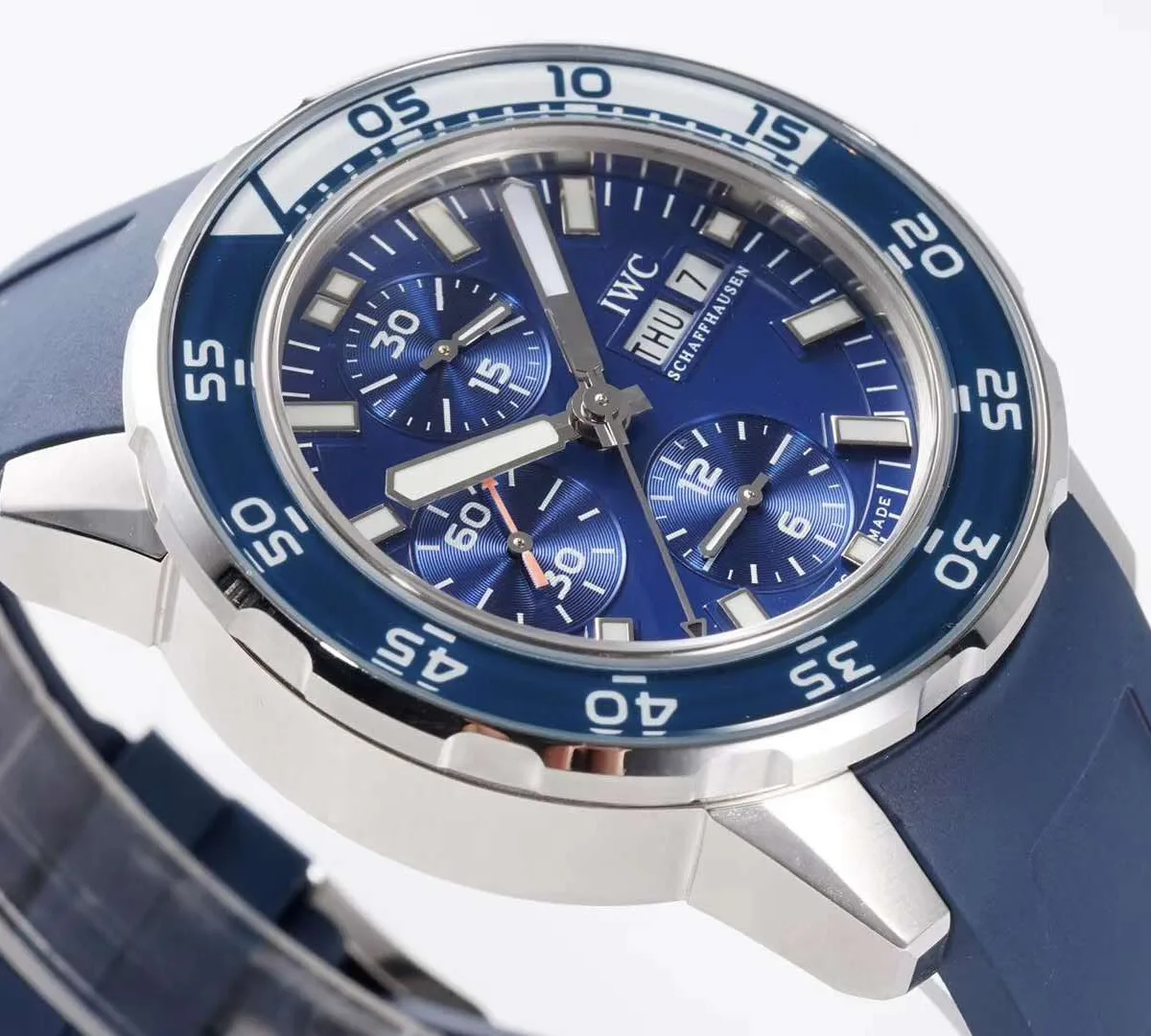 aquatimer-IW376711-blue-2