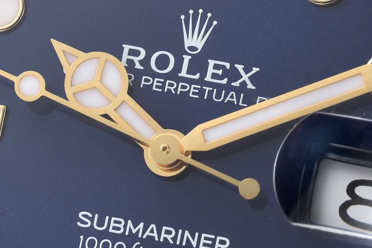 Submariner-41-126618LB-Blue-Ceramic-in-Yellow-Gold-4