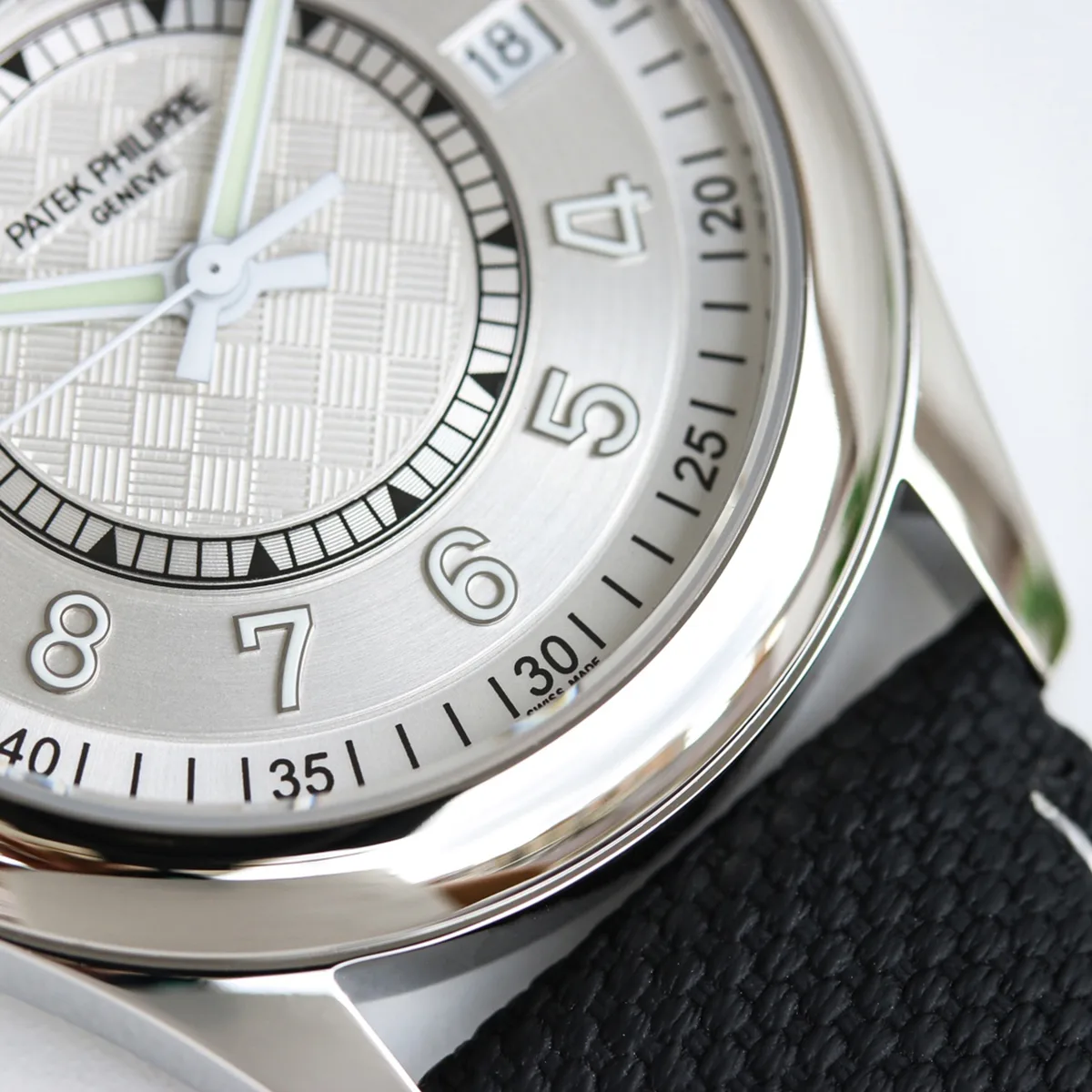 Calatrava-6007-Yellow-Black-Dial-in-White-Gold-5.jpg