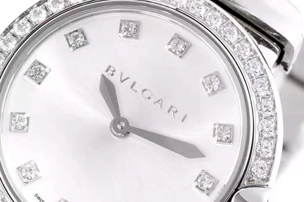 Lvcea-MOP-Dial-in-Steel-with-Diamond-Bezel-4