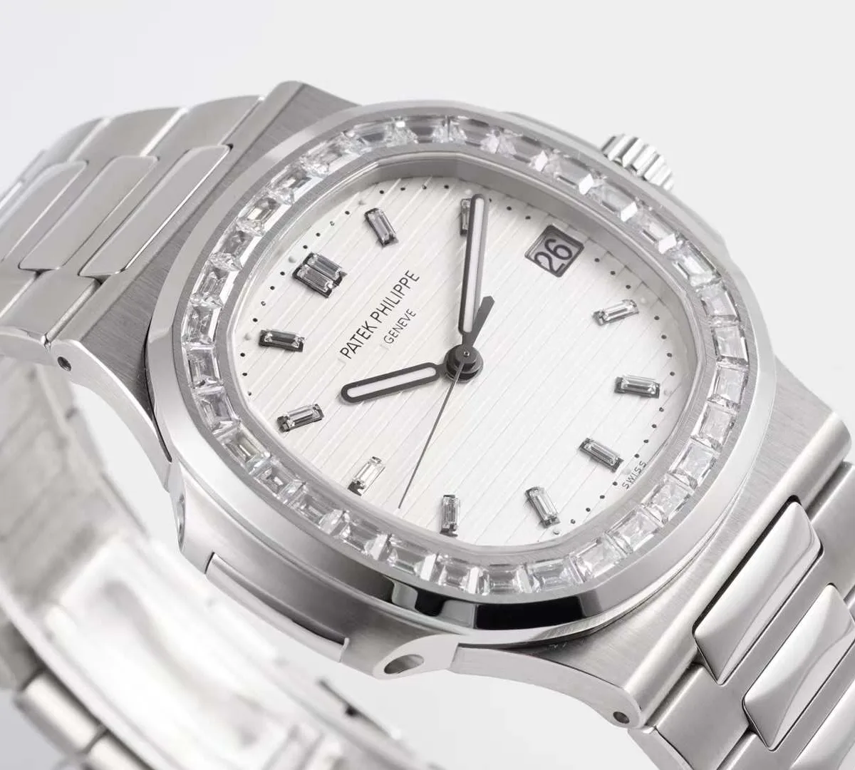 5711-1a-011-white-diamond-2
