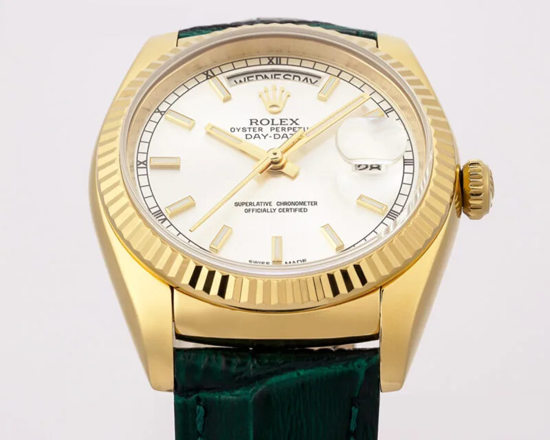 Day-Date-40-White-Dial-in-Yellow-Gold-on-Leather-Strap-3-800×640-2.jpg