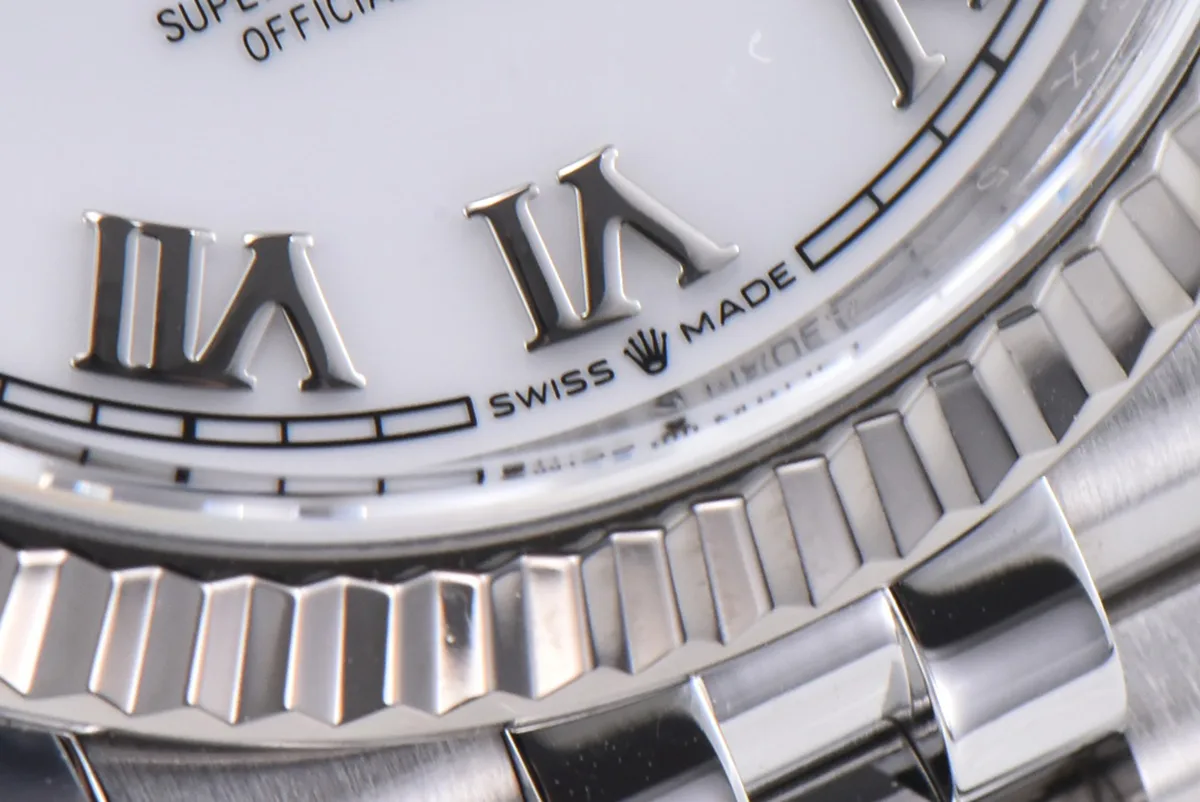 Datejust-36-126234-White-Dial-with-Roman-Marker-in-Steel-in-Jubilee-Bracelet-5