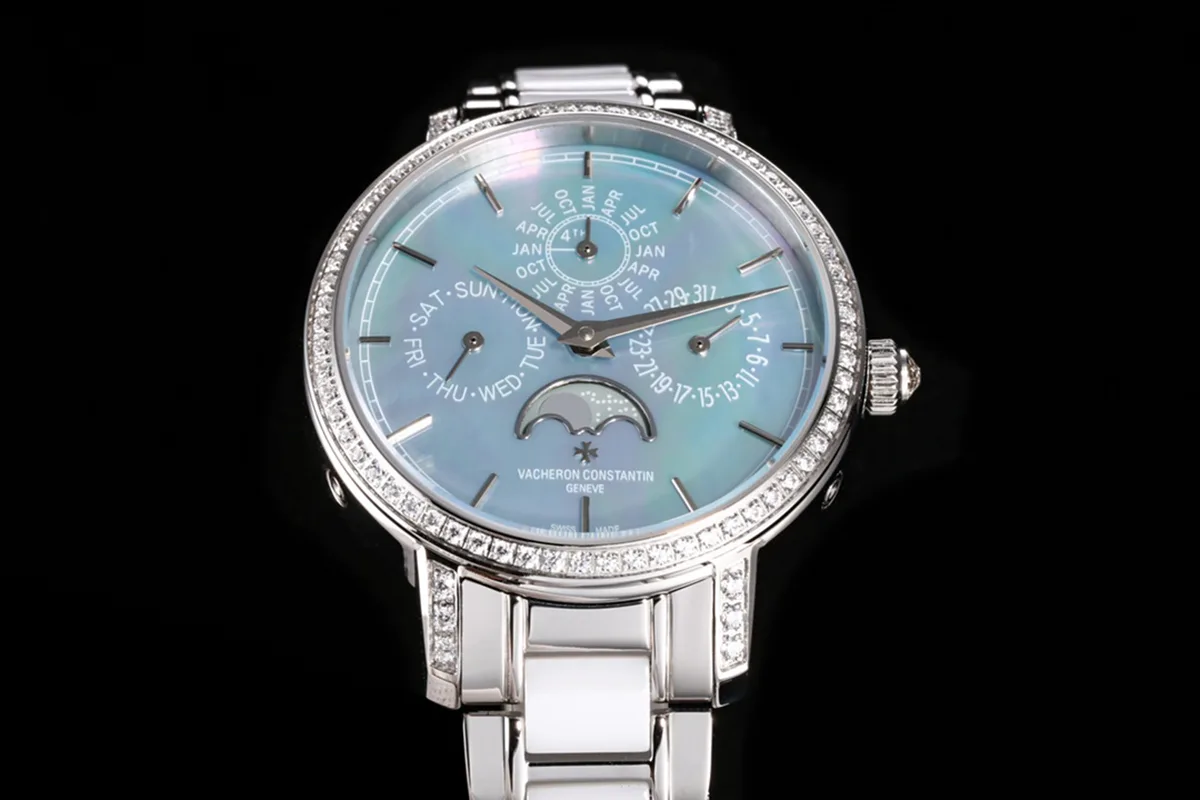 Traditionelle-Perpetual-Calendar-Ultra-Thin-4305T000G-B948-Blue-Dial-in-White-Gold-on-Bracelet-3.jpg