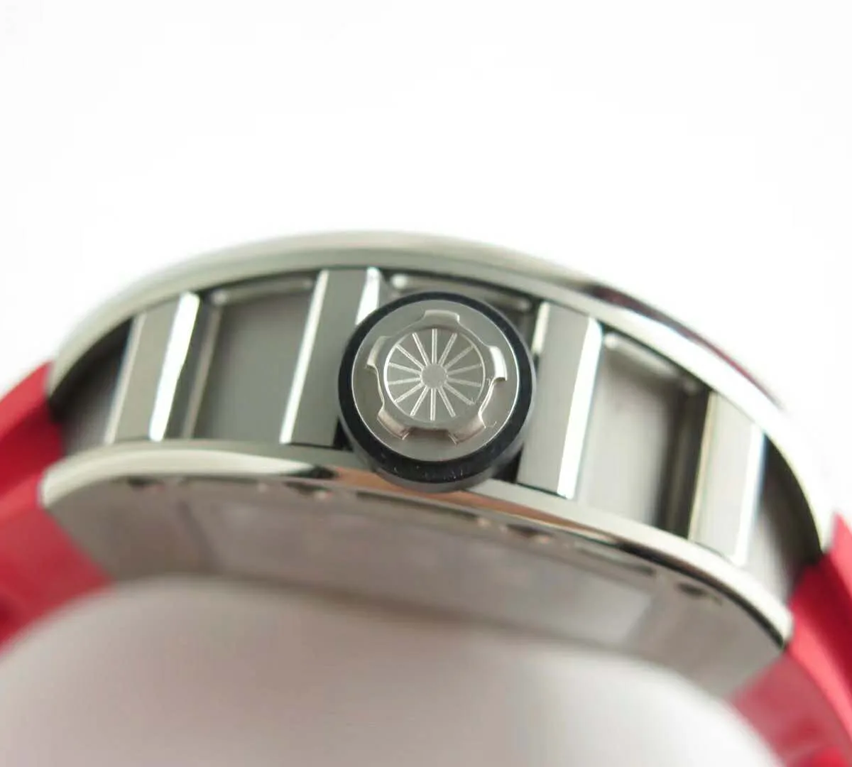 rm052-skull-titanium-red-7