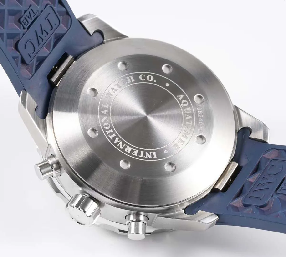 aquatimer-IW376711-blue-8