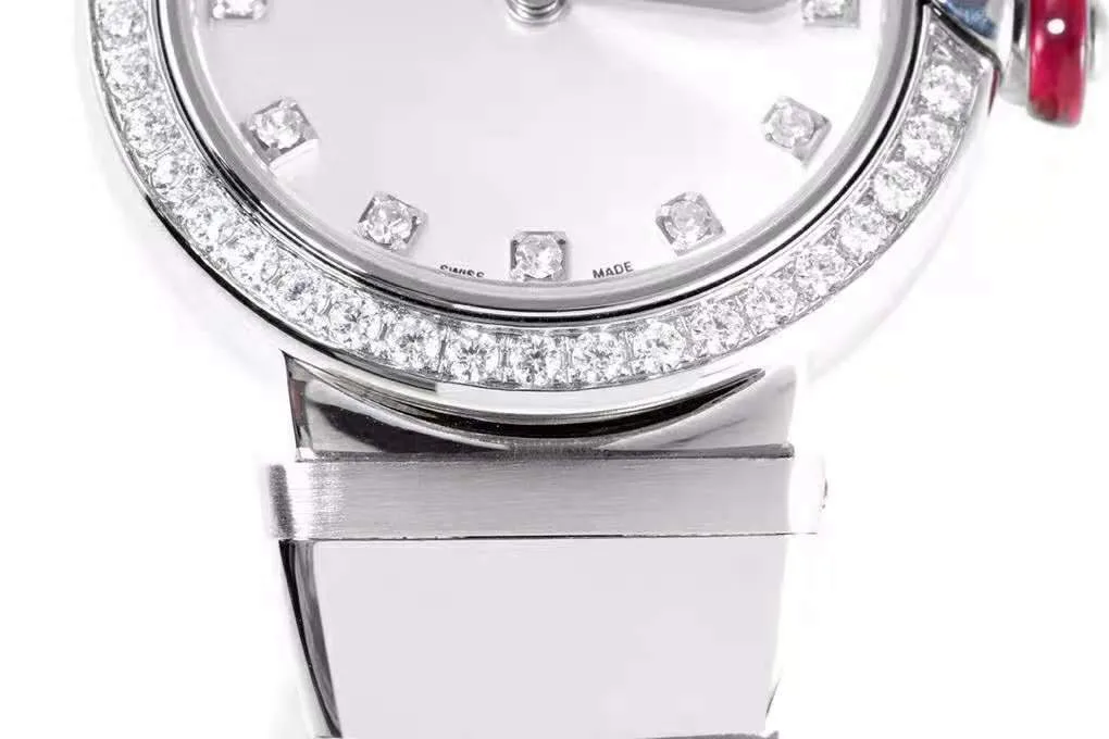 Lvcea-MOP-Dial-in-Steel-with-Diamond-Bezel-5