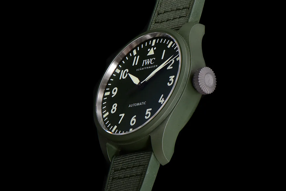 Big-Pilots-Watch-43-IW329802-Top-Gun-Edition-Woodland-6