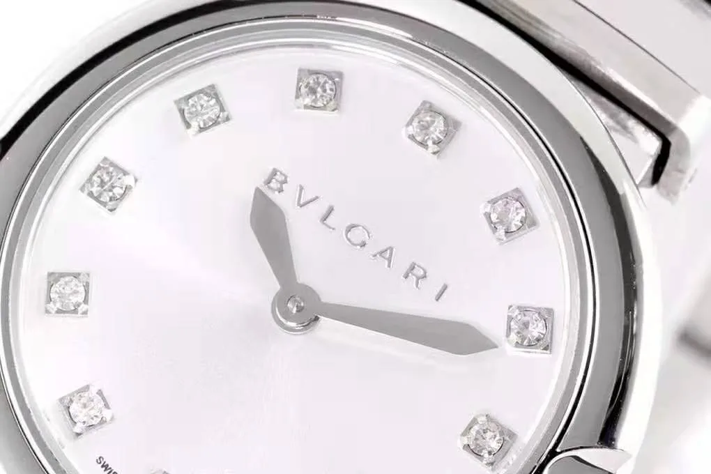 Lvcea-Silver-Dial-in-Steel-4