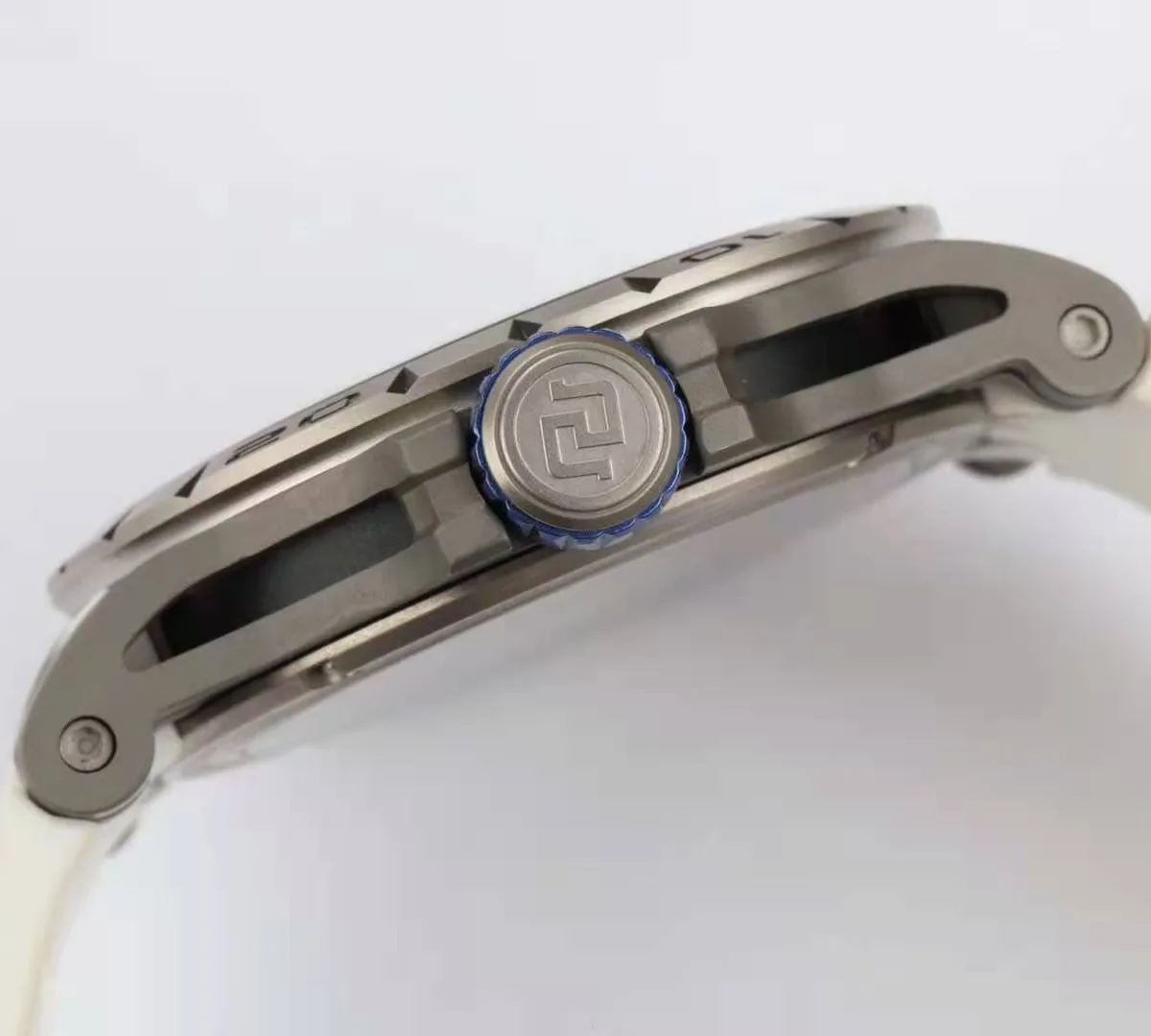 Excalibur-Spider-Skeleton-Flying-Tourbillon-with-White-Rubber-Strap-2-5