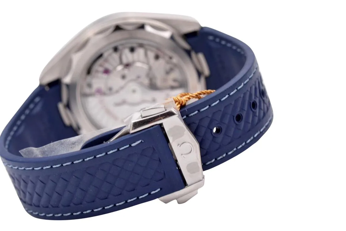 worldtimer-blue-rubber-6