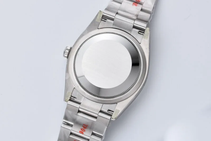 Oyster-Perpetual-41mm-Candy-Pink-Dial-124300-8-800×535