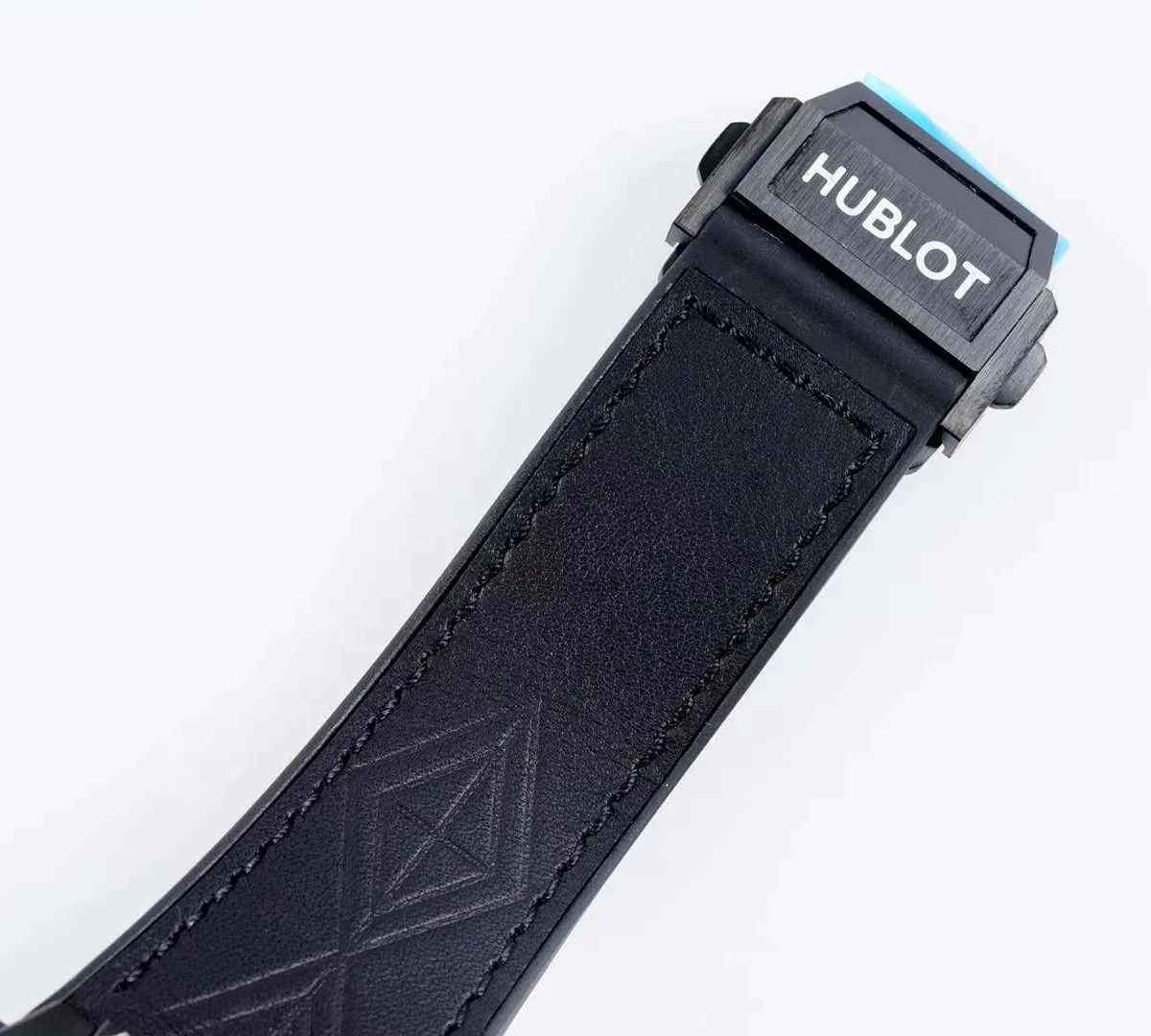 sang-bleu-black-8