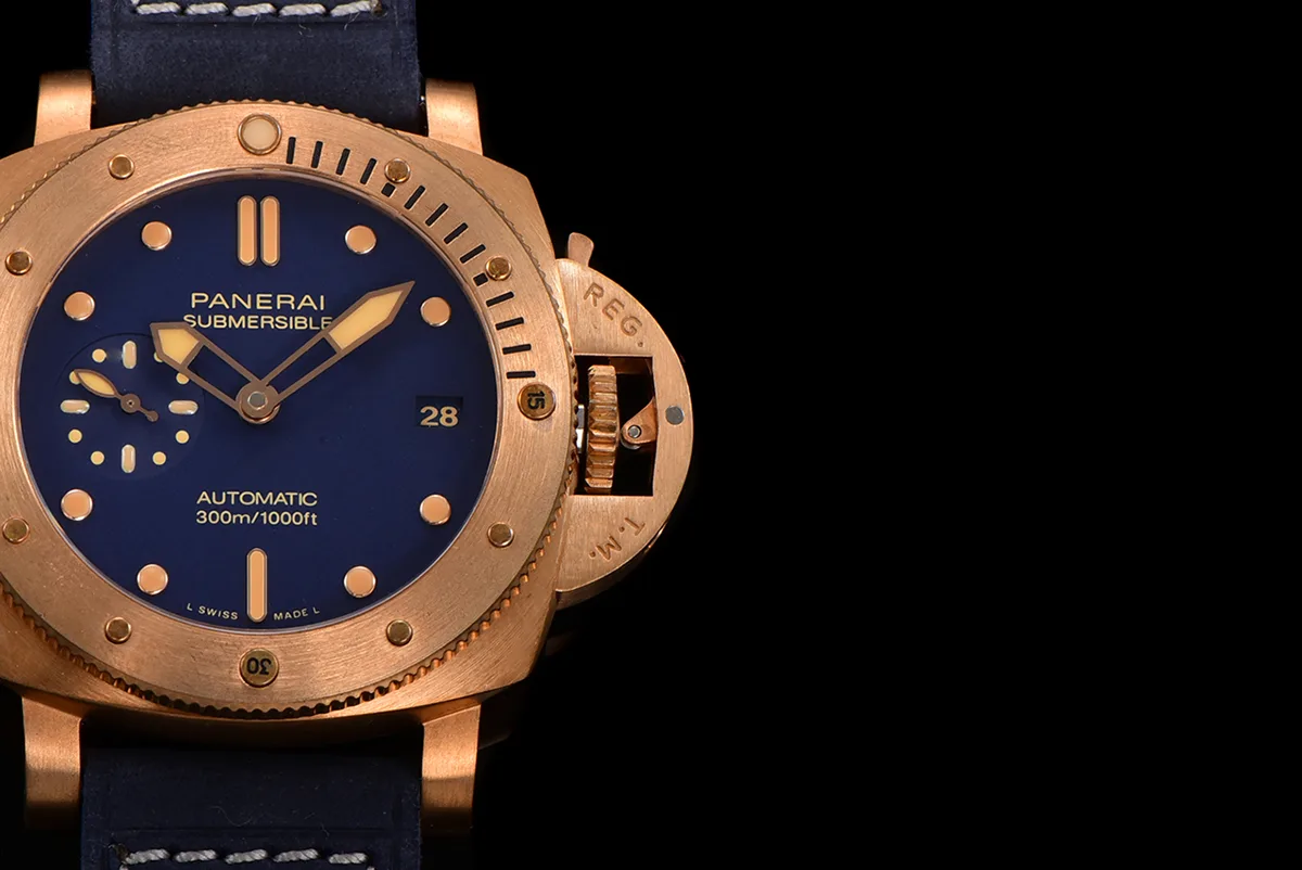 PAM1074-Submersible-Bronzo-Blu-Abisso-42mm-4.jpg