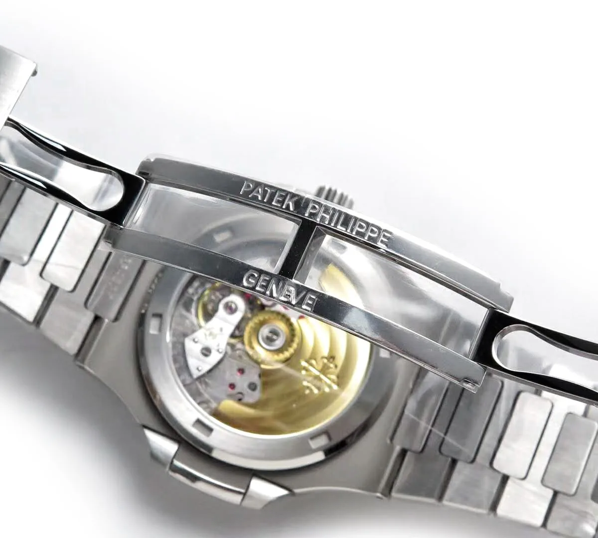 PPF-Patek-5711-Blue-Dial-on-Steel-Bracelet-7_7d67e520-37bd-4144-84f6-827a4608c54c