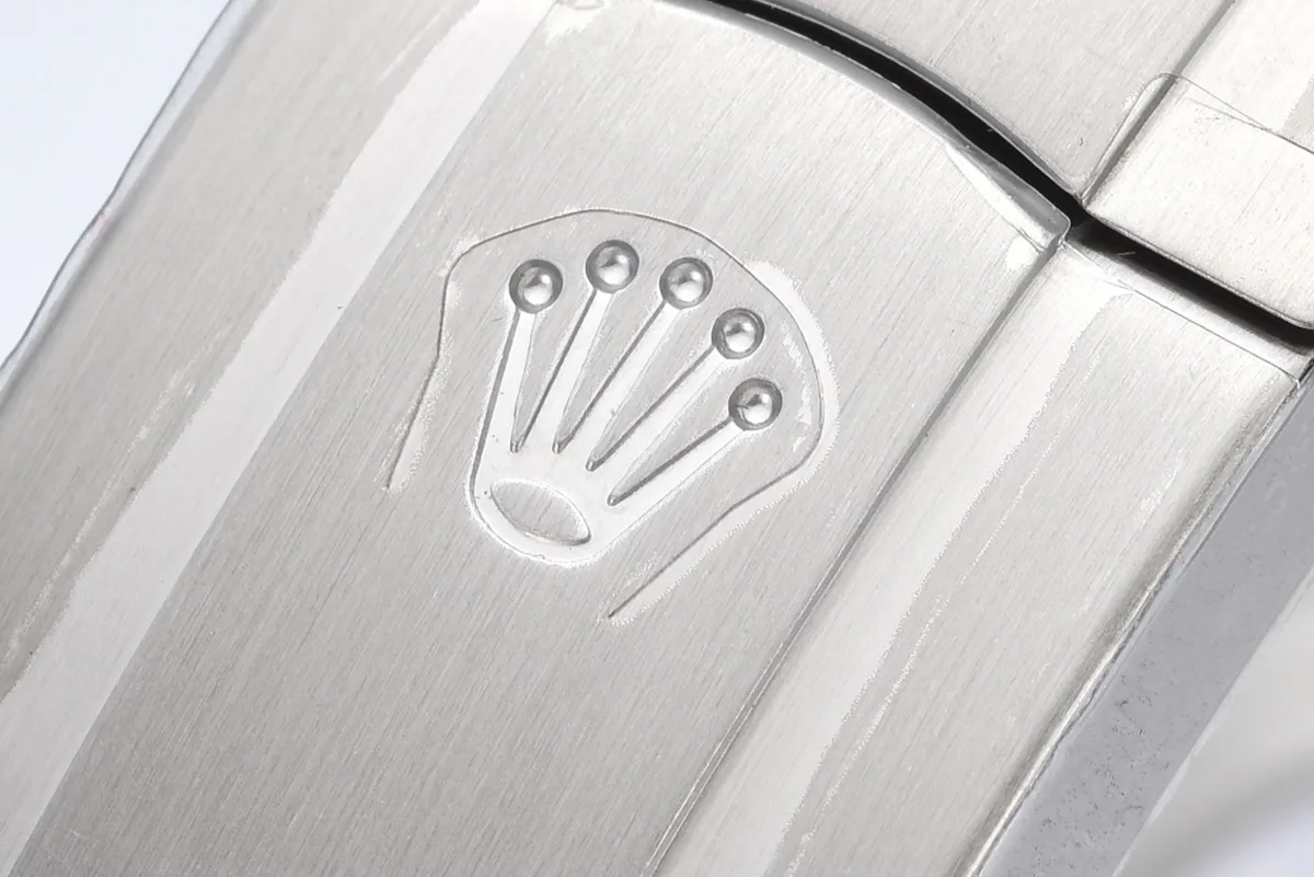 Oyster-Perpetual-36mm-Silver-Dial-126000-7