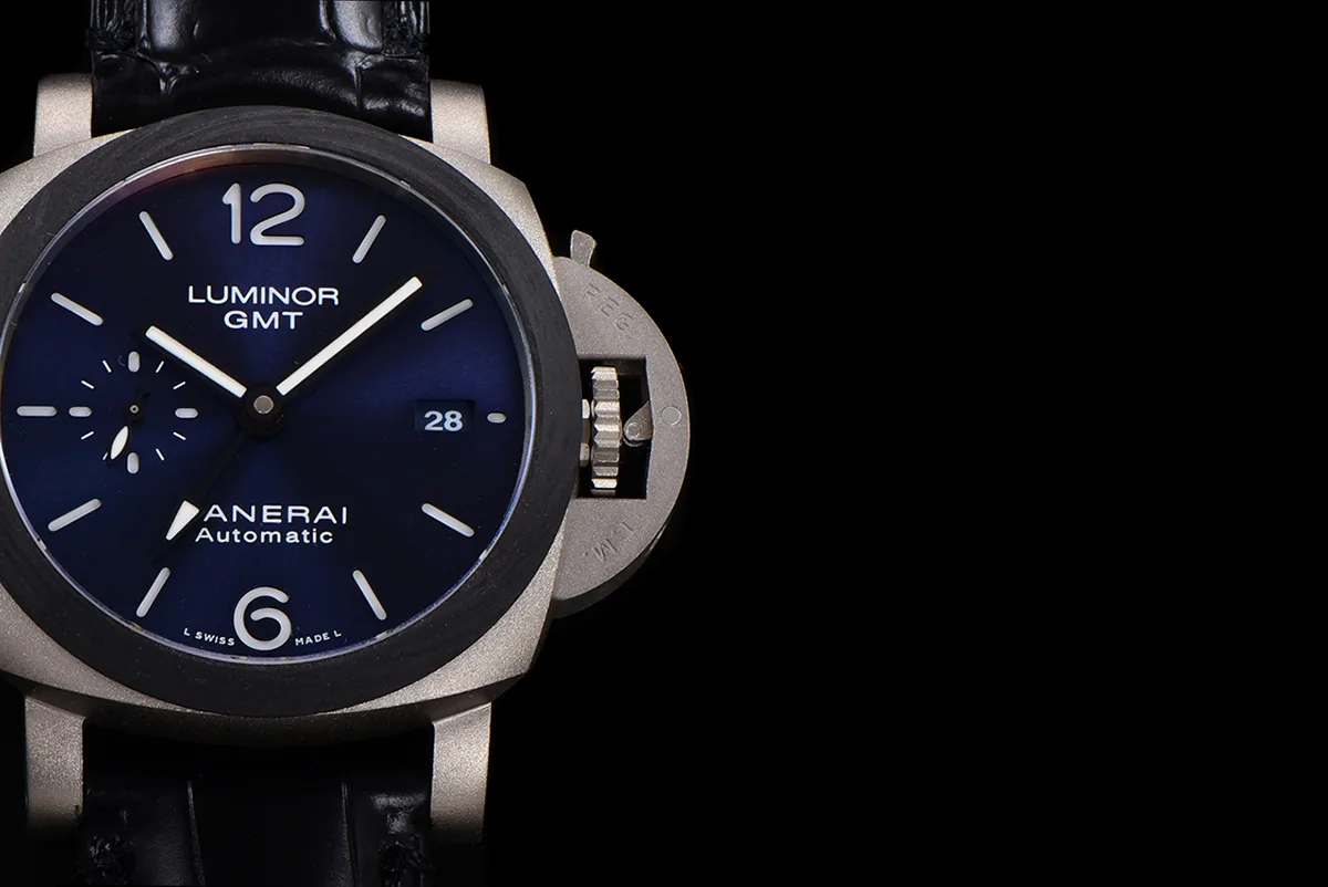 PAM1279-Luminor-GMT-42mm-4.jpg