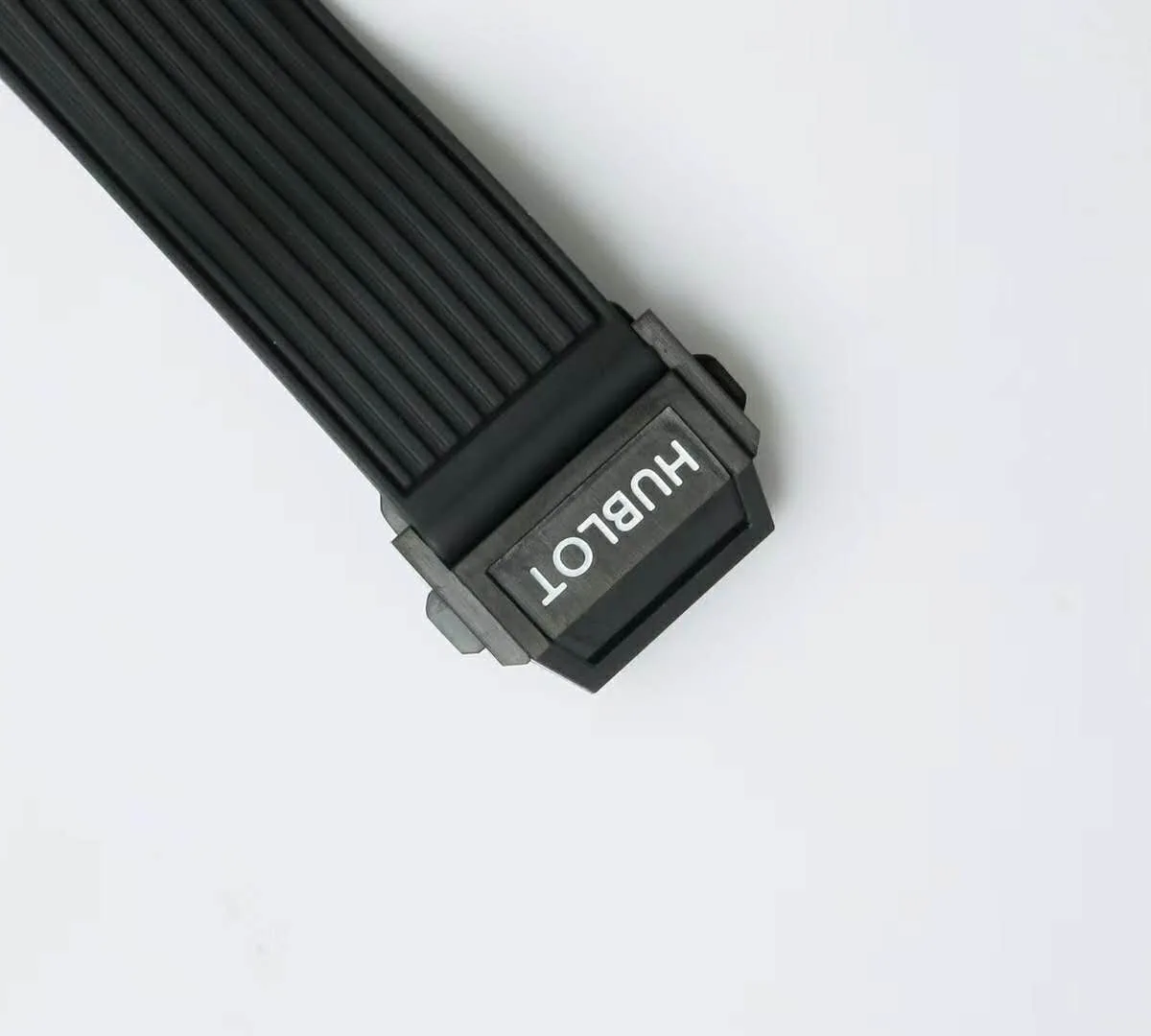 unico-carbon-7
