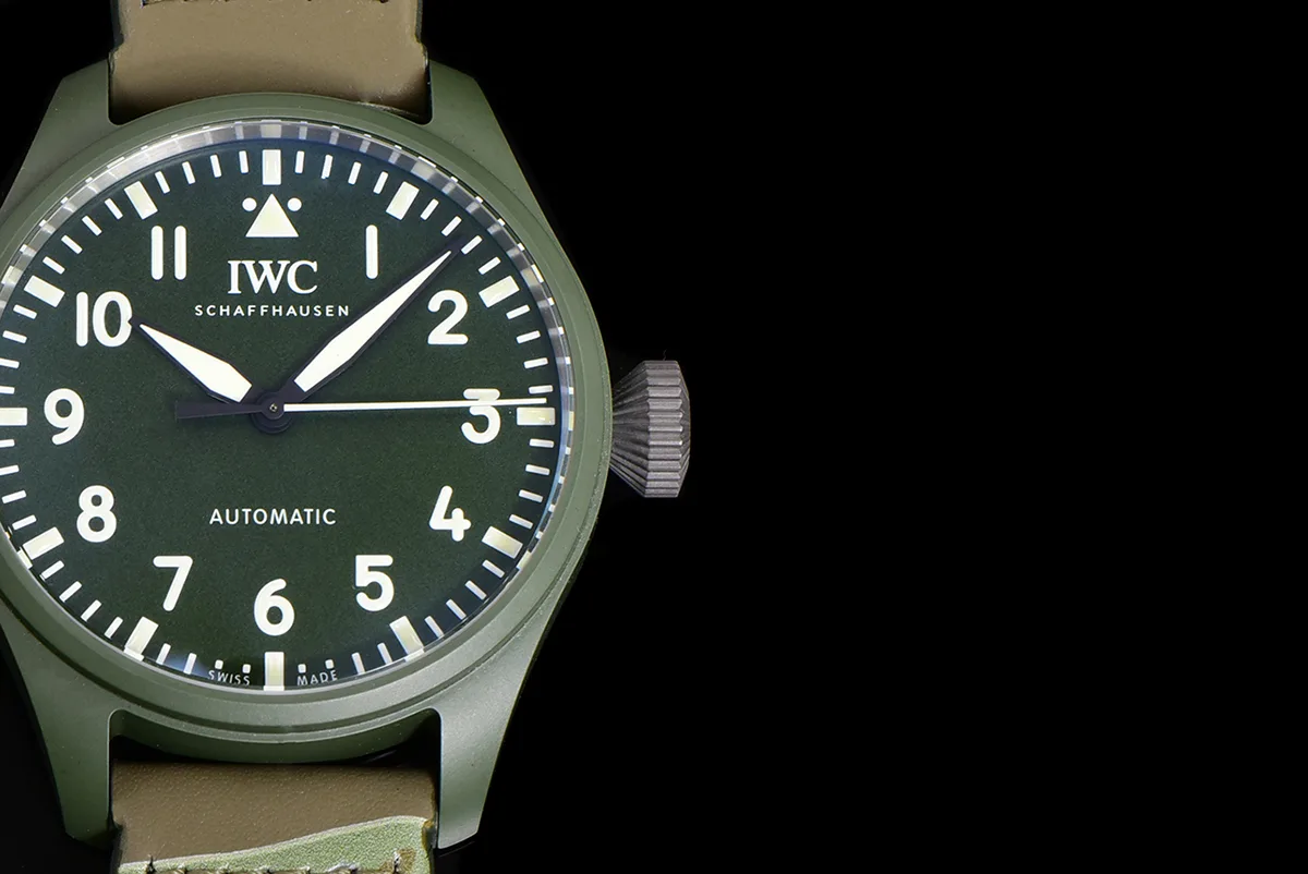 Big-Pilots-Watch-43-IW329802-Top-Gun-Edition-Woodland-on-Camo-Strap-4