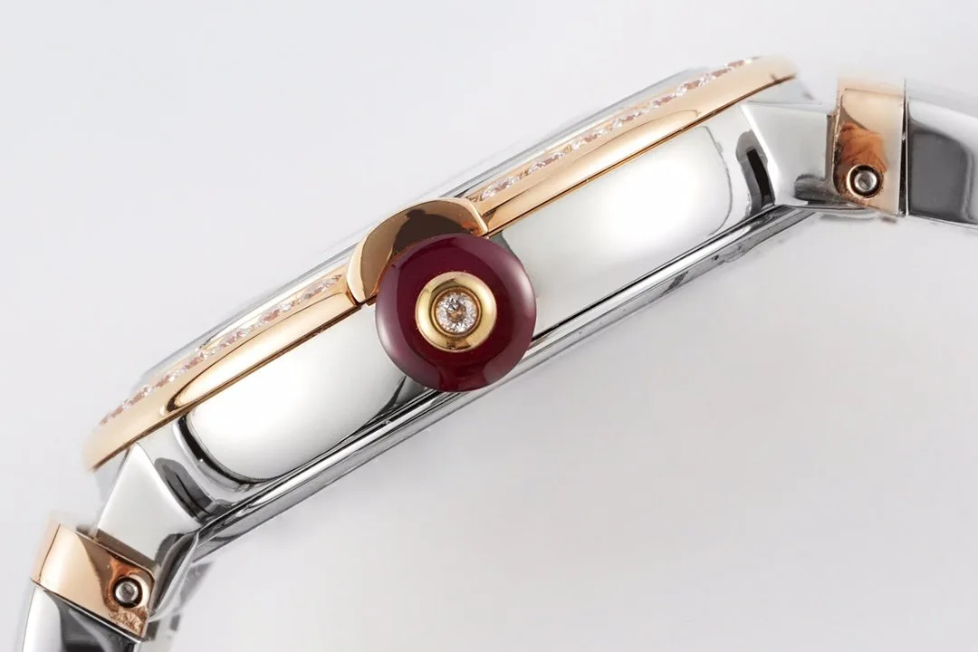 Lvcea-Silver-Dial-in-Rose-GoldSteel-with-Diamond-Bezel-6-1_fd57cc8c-3b00-4056-b162-5ae4545333c1
